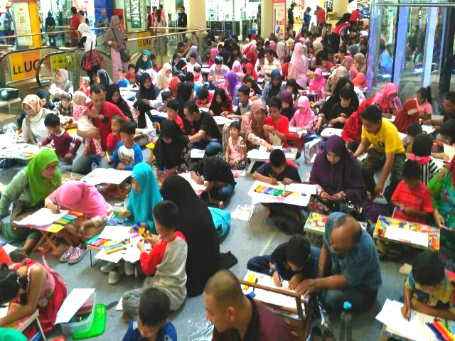 Ratusan Pelajar Ikuti Lomba Mewarnai Faber Castell