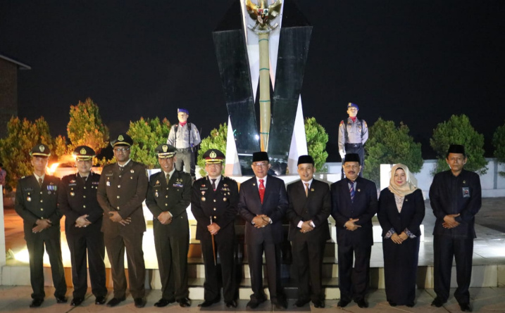 Bupati Inhil Ikuti Renungan Suci Dalam Keheningan di TMP Yudha Bakti, Tembilahan Hulu