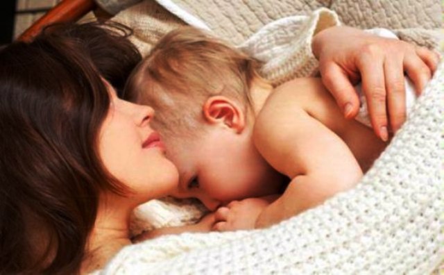 Saran Bagi Ibu Menyusui Yang Ingin Berpuasa