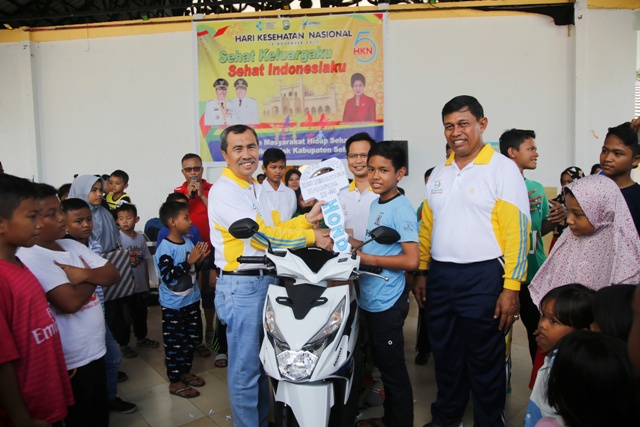 Bupati dan Wakil Bupati Siak  Ikut Senam Sehat HKN ke-53