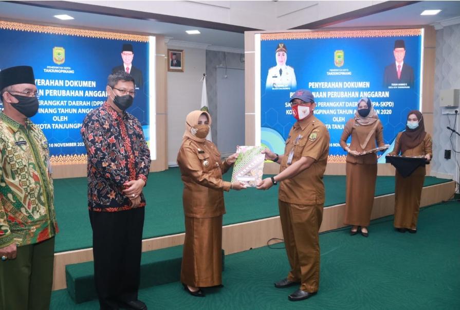 Wakot Tanjungpinang Serahkan DPA-SKPD Perubahan APBD Tahun 2020