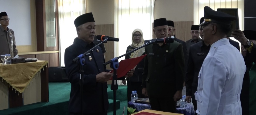 Lantik 27 Pejabat Administrator dan Pengawas, Bupati Inhil Tekankan Jabatan sebagai Amanah