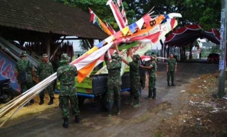 Jelang Penutupan TMMD, Ratusan Umbul-umbul Mulai Dipasang