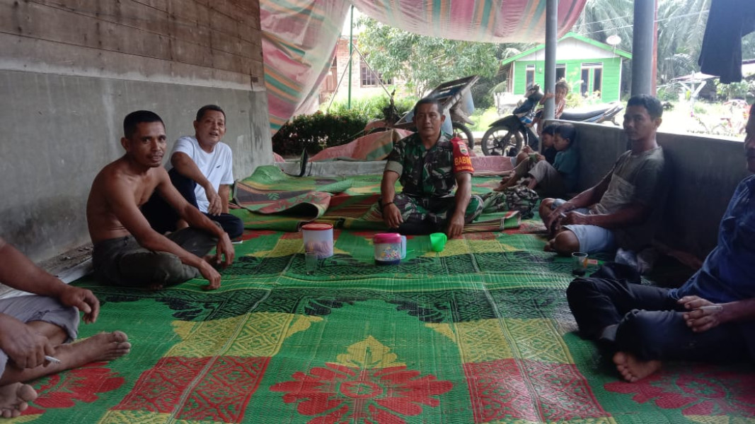 Sertu Jainal Arifin Berikan Pesan di Giat Komsosnya
