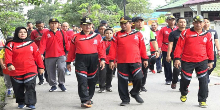 Meriahkan Hari Bhakti Adhyaksa Ke-59, Bupati Inhil Ikuti Jalan Santai