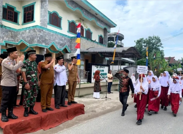 Camat Kota Kisaran Timur Membuka Pelaksanaan MTQ dan FSQ Tingkat Kelurahan Teladan Tahun 2025