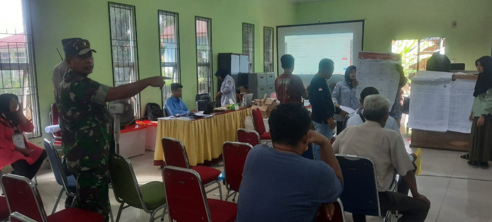Pengamanan Rapat Rekapitulasi PPK Dilakukan Danposramil Pelda Hendrianto