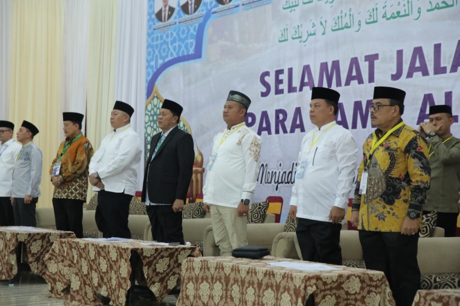 Wabup Asahan Lepas Jemaah dari Asrama Haji Medan