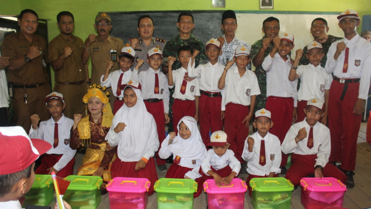 Dandim 0314/Inhil dan Sekban Kesbangpol Kunjungi SDN 10 Sungai Beringin