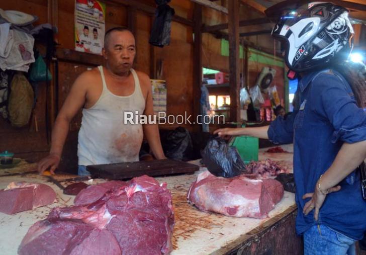 Menjelang Lebaran, Harga Daging Sapi Diprediksi Merangkak Naik