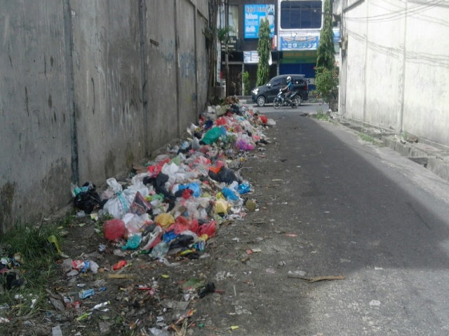 Akibat Pemotongan Gaji THL, Kota Pekanbaru Kembali Dihiasi Tumpukan Sampah