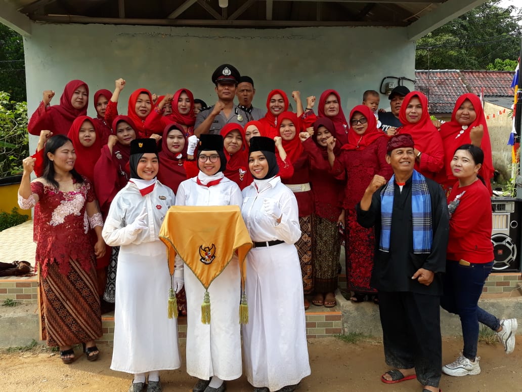 Warga Perumahan Graha Mas RW 13 Tanjung Riau Ikut Upacara HUT ke 74 RI