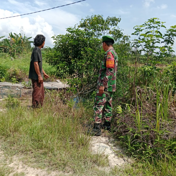 Upaya Babinsa Kelurahan Tanjung Palas Cegah Karhutla di RT 04