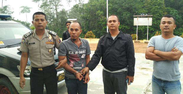 Biadab...!!! Di Inhu, Anak Bacok Orangtua Kandung