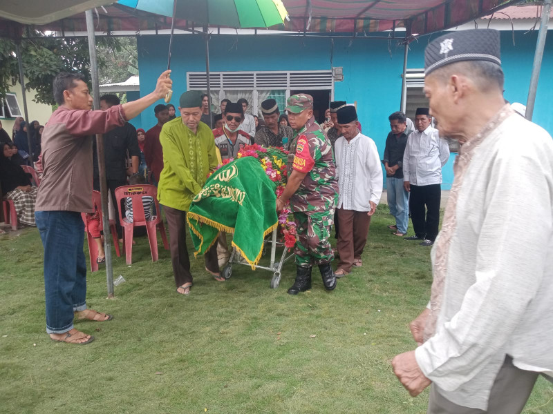 Sertu Sareh Laksanakan Takziah ke Rumah Warga Binaan