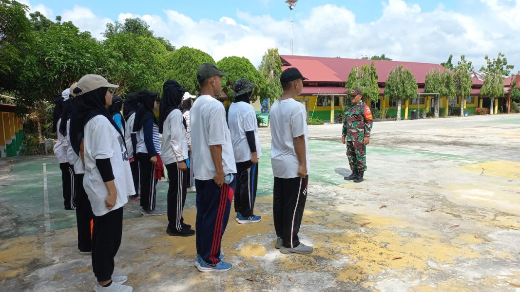 Serda Roni Sandra Beri Pelatihan PBB Kepada Siswa SMAN 3