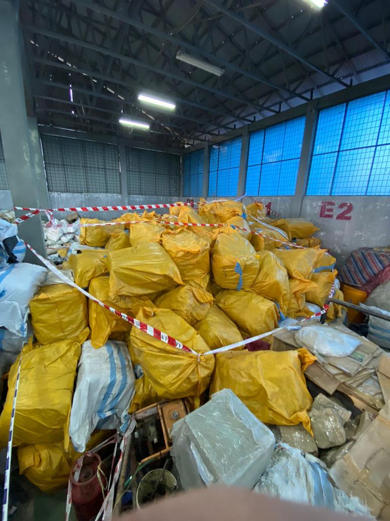 DJBC Riau Serahkan Tersangka dan Barang Bukti Penangkapan Kapal Rajawali GT 125