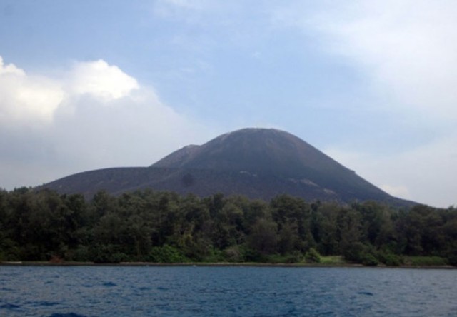 Dalam Sehari Krakatau Bisa Meletus 398 Kali