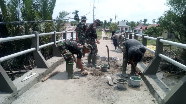 Satgas TMMD ke-106 Sudah Maksimal Dalam Pembangunan Jembatan, Begini Kata Danramil 07/Reteh