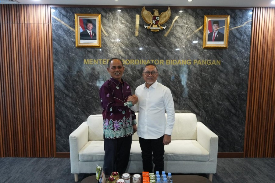 Temui Menko Pangan Zulhas, Bupati Inhil Paparkan Potensi Kelapa dan Dorong Penetapan Harga Minimum
