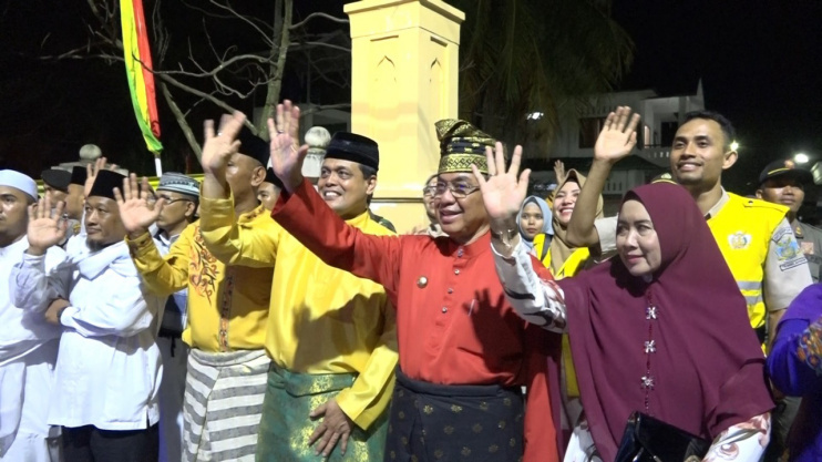 Bupati Inhil Melepas Keberangkatan JCH Kloter 3 Menuju Embarkasi Antara Riau