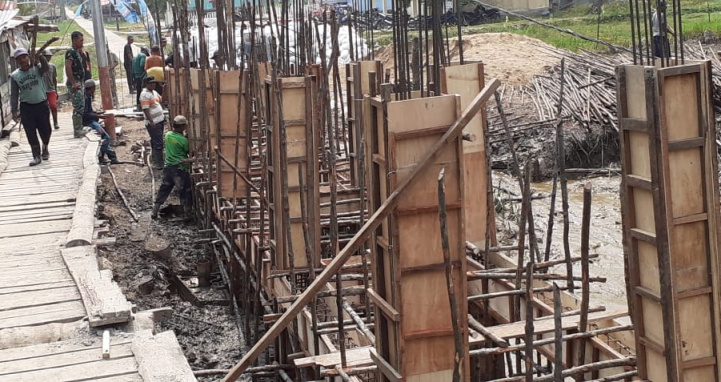 Satgas TMMD ke-106 Terus Tingkatkan Persentasi Pembangunan Jembatan Beton