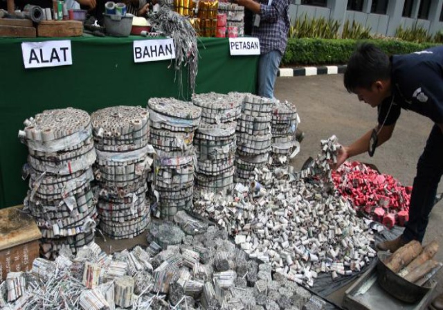 Ledakan di Pesantren, Ulah Guru Racik Petasan Pakai Blender