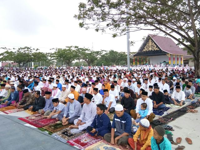 Rayakan Iedul Adha, Bupati dan Wakil Siak Berbagi Tugas