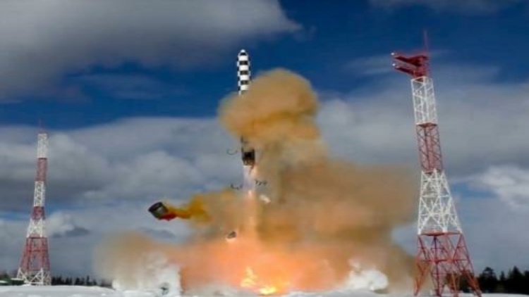 Militer Rusia Mengklaim Sukses Uji Coba Rudal 'Setan 2'