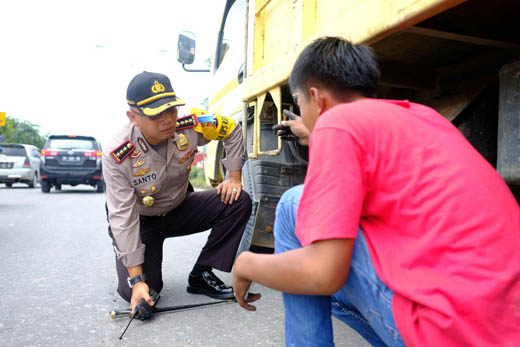 Kapolresta Pekanbaru Tinjau Pos Pam dan Pos Yan Ops Lilin 201 