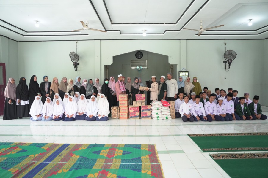Ramadan Penuh Cinta, Istri Pekerja Kilang Dumai Santuni Anak Yatim dan Dhuafa