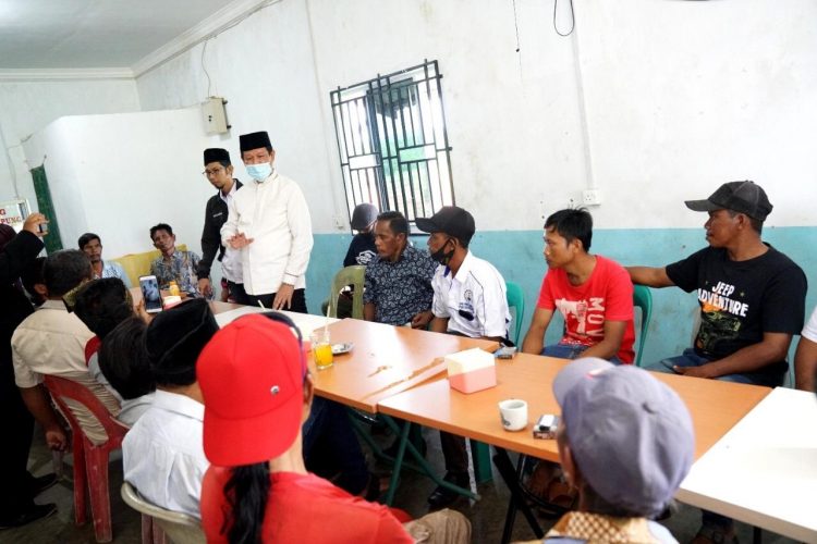 Isdianto Bersilaturahmi dengan Para Nelayan di Bintan