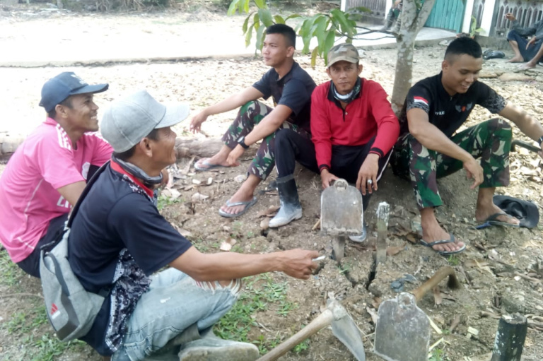 Satgas TMMD ke-106 Kodim 0314/Inhil Terus Mempererat Silaturrahmi dengan Masyarakat