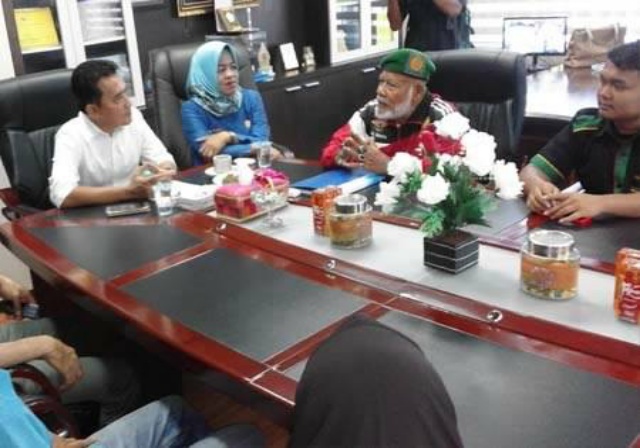 Luar Biasa...!!! Kakek Asal Banjarmasin Ini Bersepeda ke Pekanbaru, Bawa Misi Lingkungan Hidup