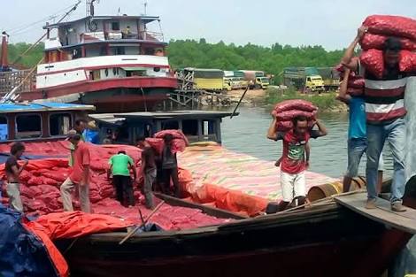 3 Kapal Bawang Ilegal Milik David Masuk Lewat Selingsing, Diduga Oknum Aparat Ikut membeking