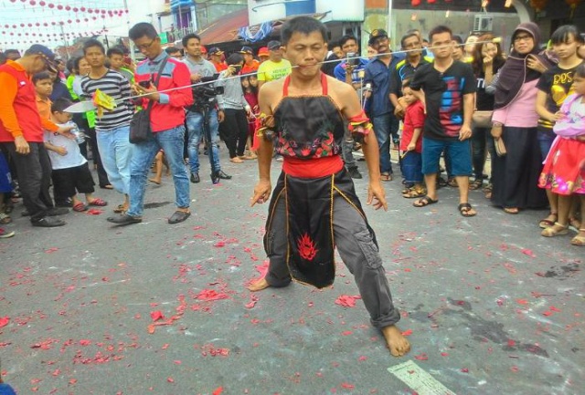 Begini Atraksi Pawai Cue Lak Sempena Imlek 2568 di Bengkalis