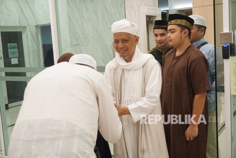 Ustaz Arifin Ilham Pulang ke Indonesia