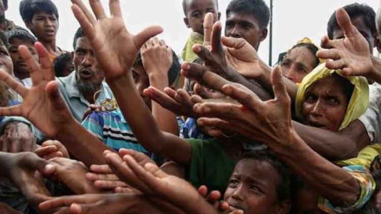 Kapal Pembawa Bantuan untuk Rohingya Dilempari Molotov