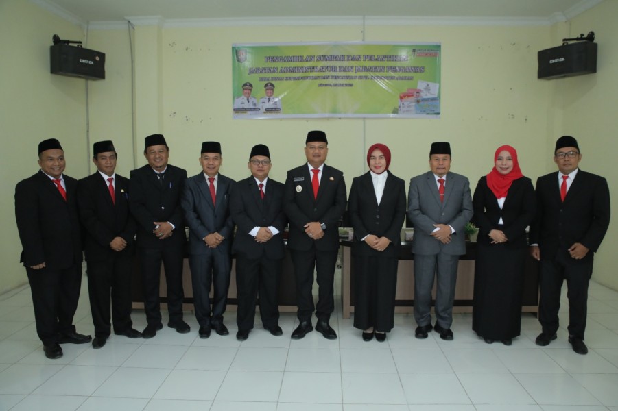 Wakil Bupati Lantik 2 Pejabat di Disdukcapil Kabupaten Asahan