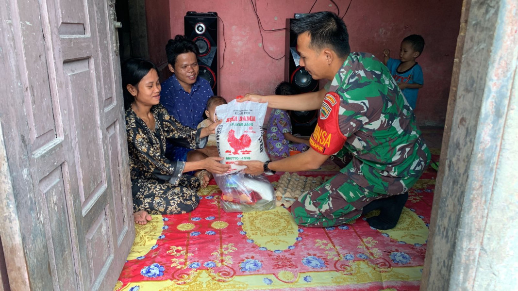 Serka Tomy Serahkan Bantuan Untuk Mencegah Stunting Dari Dandim 0320/Dumai