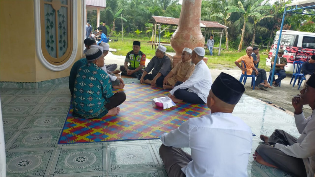 Babinsa Koramil 03/SS Melayat ke Keluarga Warga yang Tertimpa Musibah di Sungai Sembilan