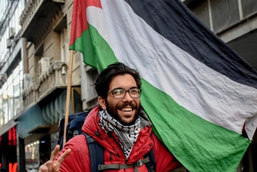 Tangguh... Aktivis Swedia Jalan Kaki 5.000 Km ke Palestina