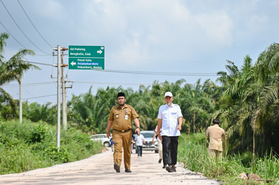 Wako Dumai Bantu Wujudkan Impian Warga Barak Aceh