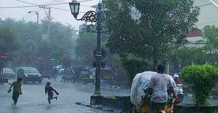 Diprediksi Sebagian Wilayah Riau Bakal Diguyur Hujan Hingga Malam