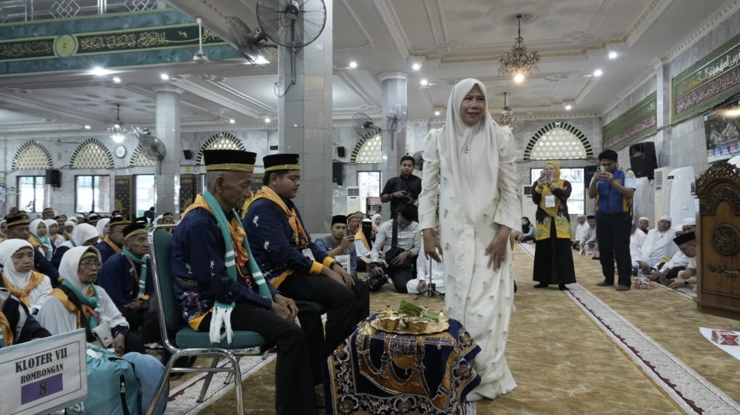 Wabup Inhil Lepas Keberangkatan Jamaah Haji Kloter 11