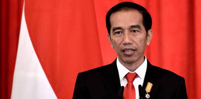 Dewan Minta LAM Riau Jelaskan Gelar Adat untuk Jokowi