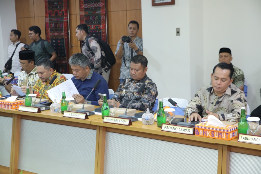 Wakil Bupati Asahan Ikut Rapat RUPS Luar Biasa PT. Bank Sumut