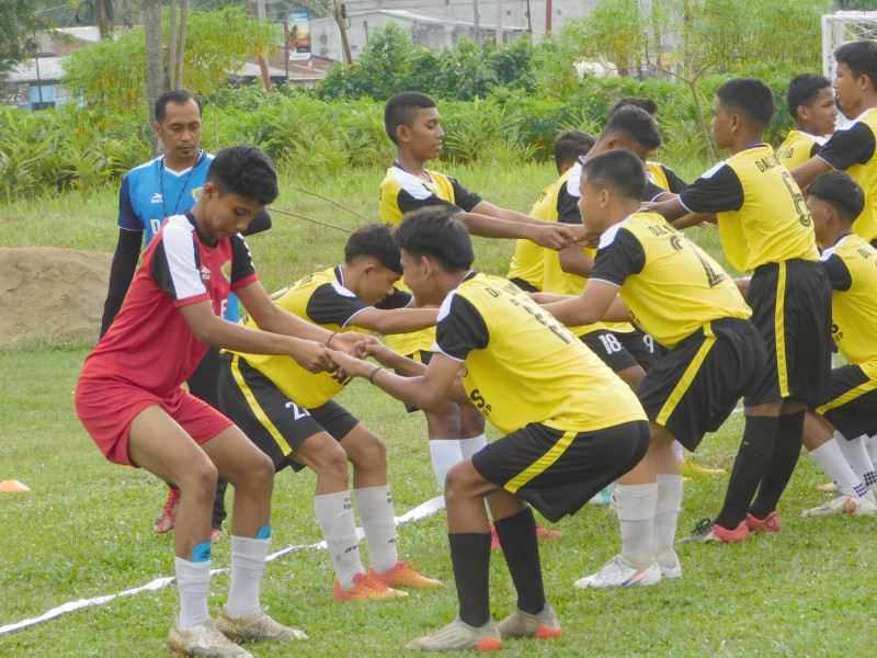 Penuh Semangat, Pemain Dales United Kenakan Seragam Latihan Baru