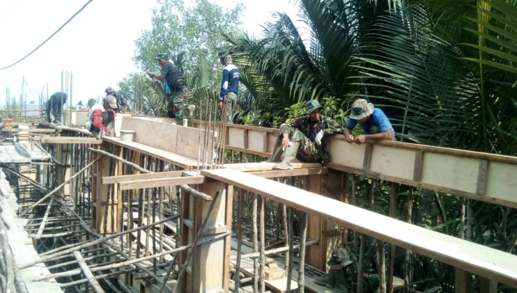 Pembuatan Jembatan Beton TMMD ke 106 Kodim 0314/Inhil Terus Dikerjakan
