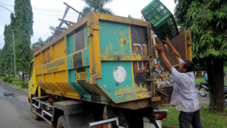 Perayaan Malam Tahun Baru di Jakarta Sisakan Sampah 327 Ton